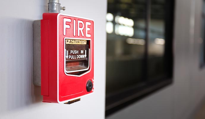 Manual fire alarm device