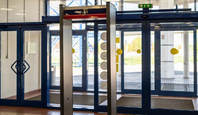 Installed metal detector