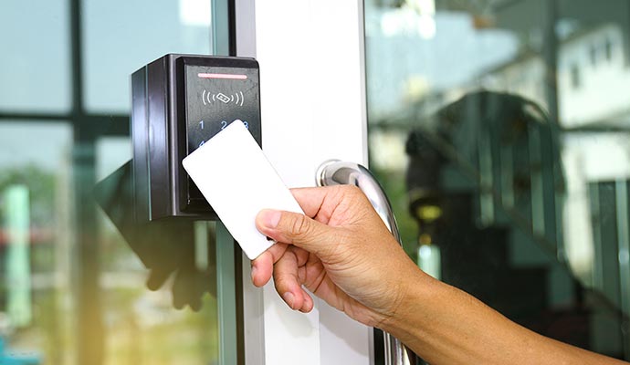 Wireless access control system card scanning